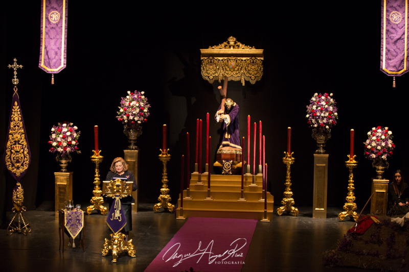 María Teresa Santos deslumbra con un espléndido pregón de Semana Santa