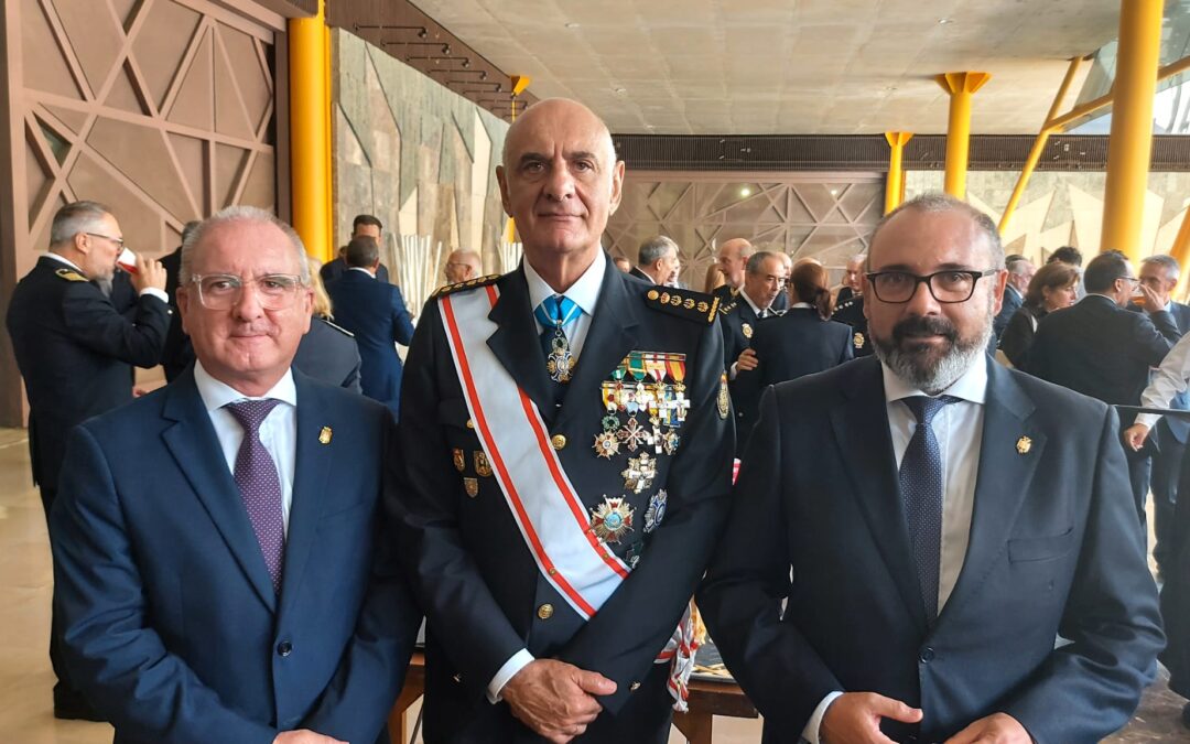 Miembros de la hermandad asisten a la Festividad de los Santos Ángeles Custodios. Patrón de la Policía Nacional