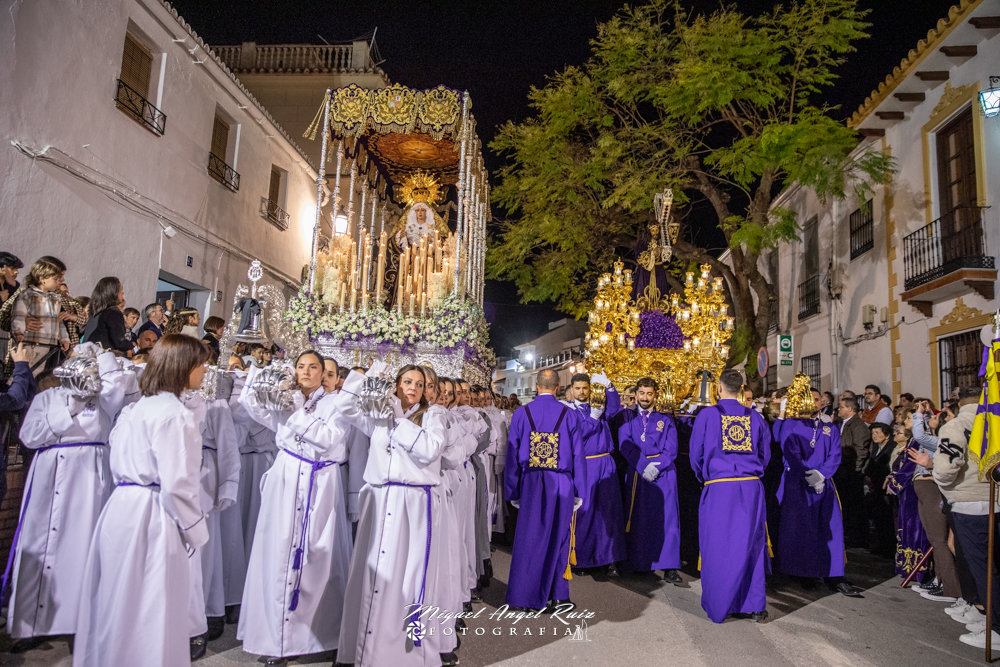 Viernes Santo el Alhaurín el Grande: El morado de nuestra Hermandad hecho fe y sentimiento